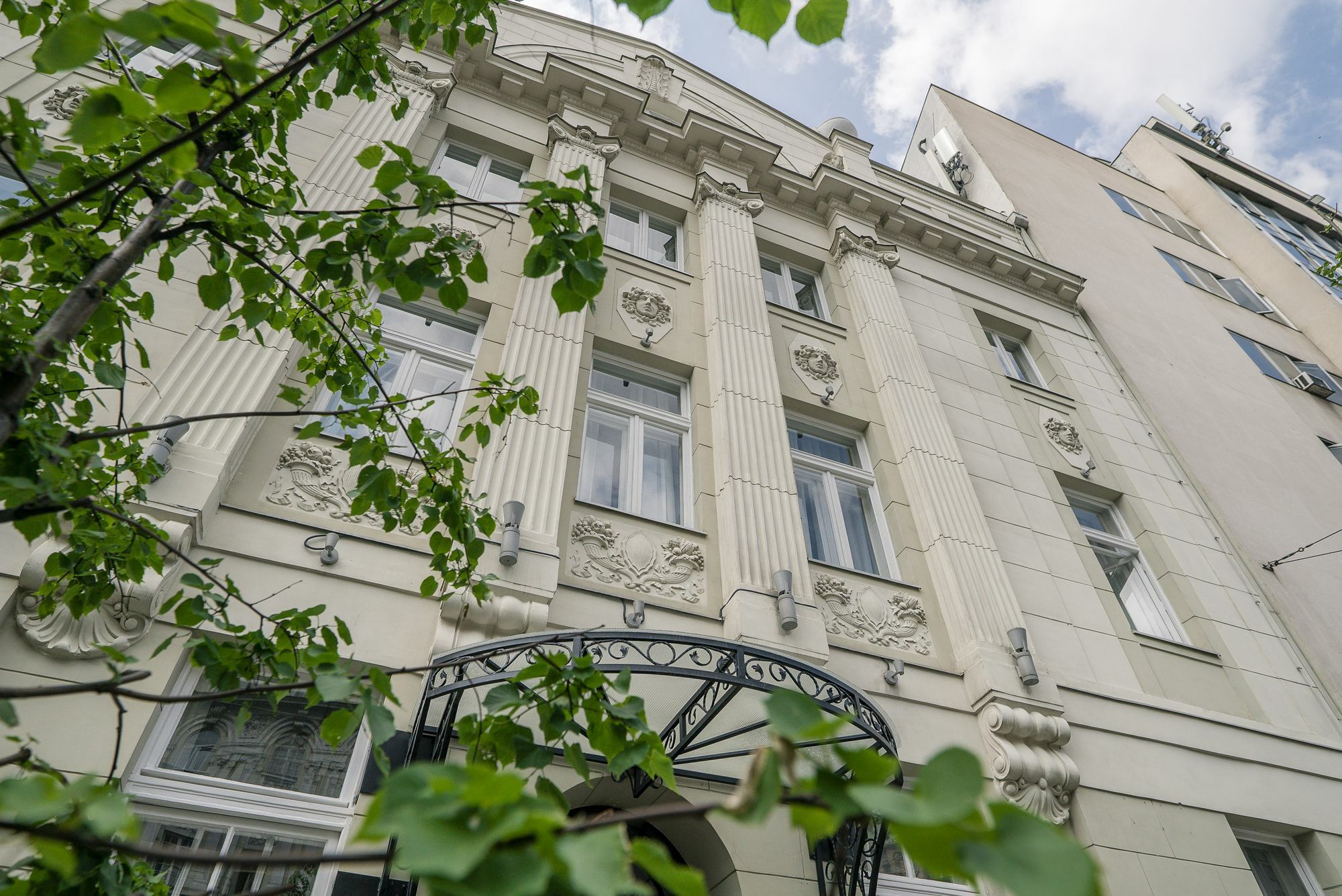 Public House Hotel Belgrade Exterior photo